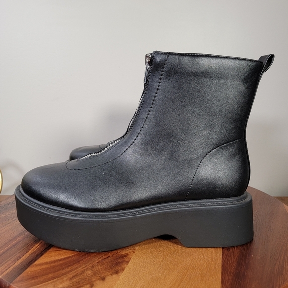 Black Ankle Boots with Zipper - Picture 4 of 12